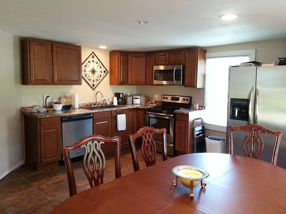 2nd image of 13 Circle Dr