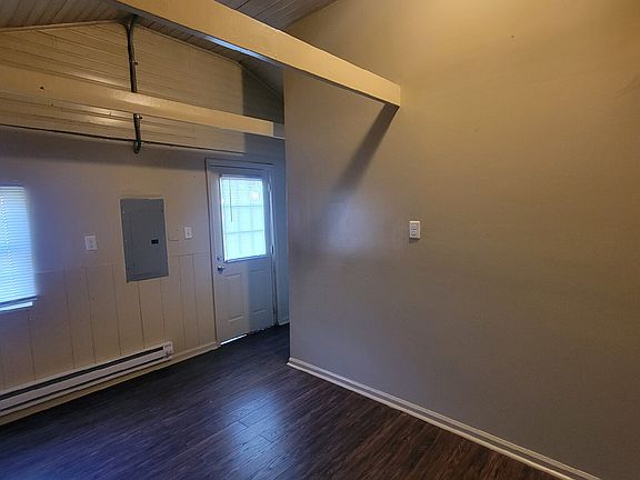 5th image of 2222 Manhattan Ave