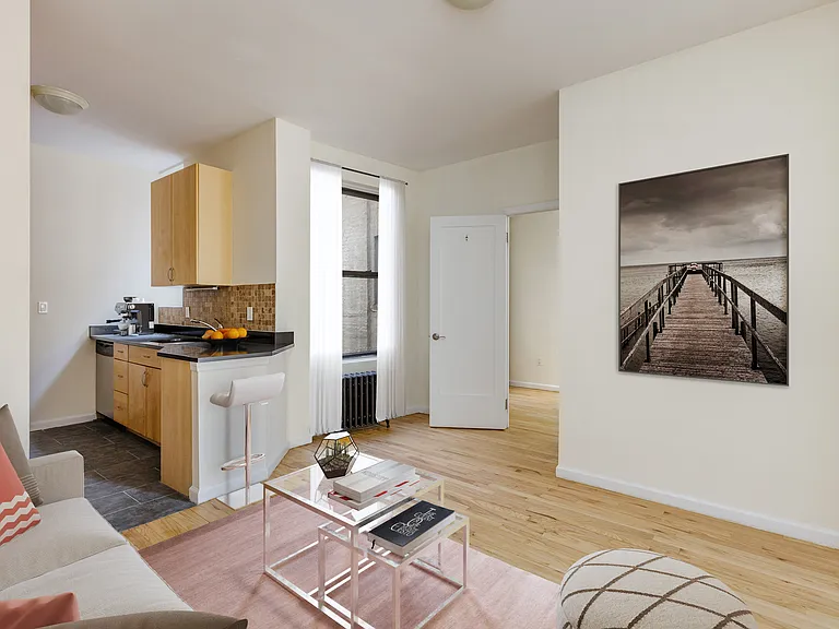 18 1st Ave #7 — Photo 7