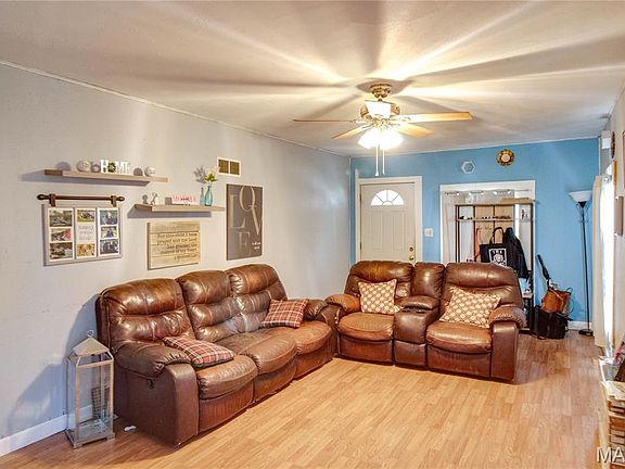 4th image of 821 E Lorena Ave