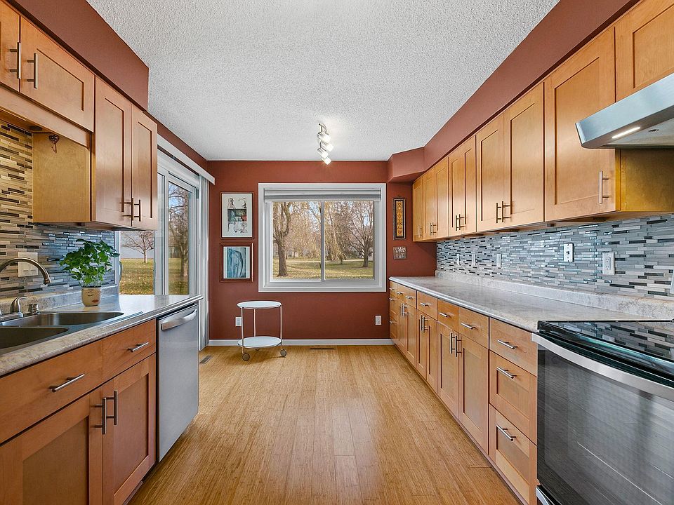 1st image of 4334 Evergreen Dr #702