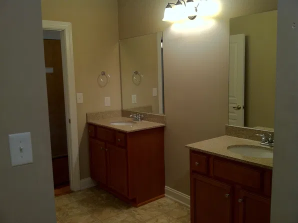 The McGregor Lofts, 922 Main St APT 402, Lynchburg, VA 24504