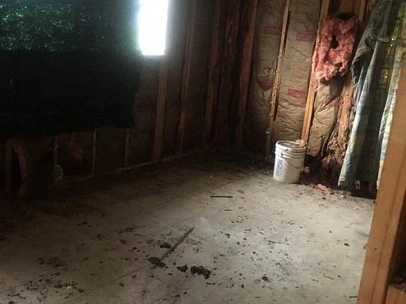 3rd image of 501 Roden Ln