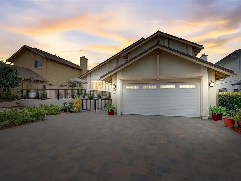 3210 Gatelight Ct — Photo 2