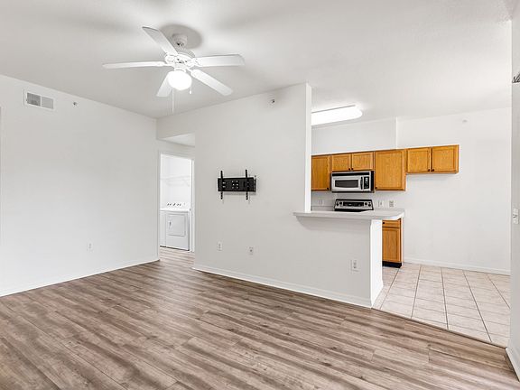 3rd image of 7925 Preserve Cir APT 324