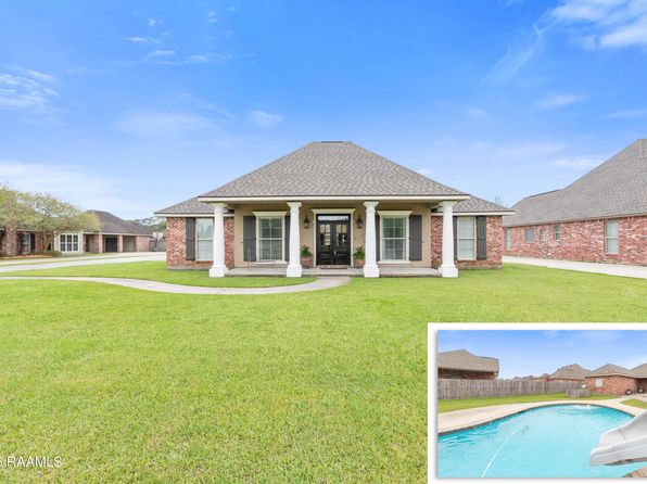 8921 Oak Creek Ln, Abbeville, LA 70510