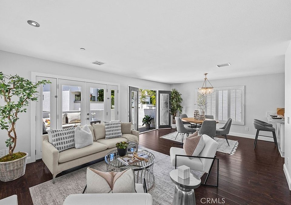 1st image of 301 Harbor Woods Pl