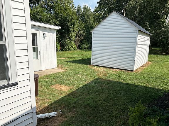 3rd image of 730 Baker Ave NW