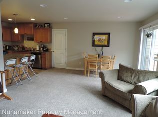 1297 Windsong Dr, Cascade Locks, OR 97014