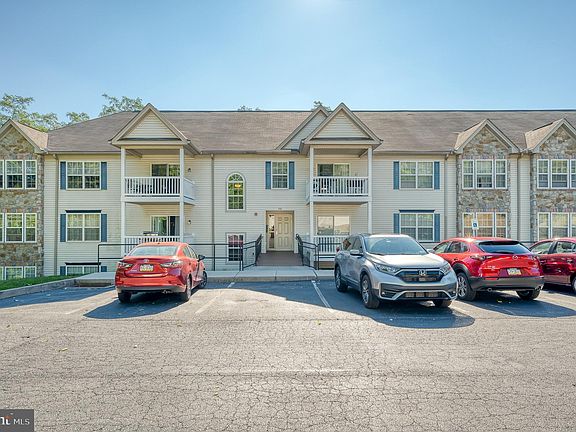 2nd image of 244 N 2nd St APT L