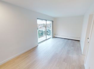 4640 W 10th Ave #102, Vancouver, BC V6R2J5