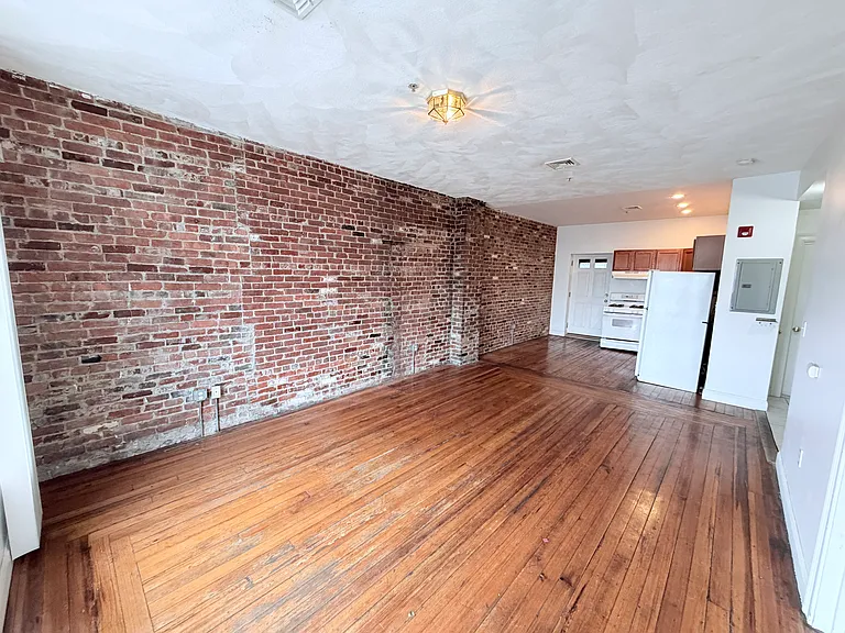 173 Winnisimmet St #5 — Photo 3