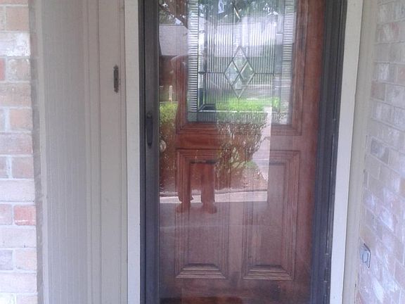 2nd image of 4914 Colombia Dr