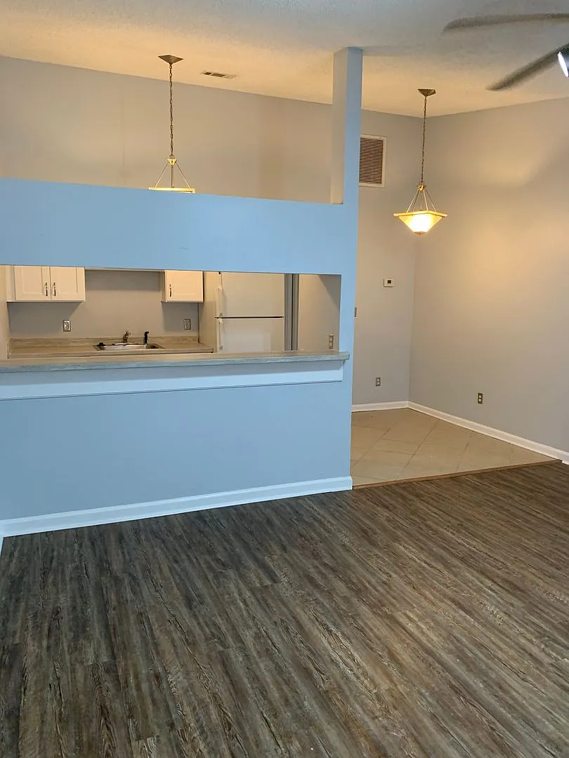 1/1 Townhome in Villas of Westridge — Photo 2