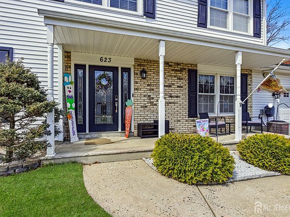 5th image of 623 Lloyd Rd