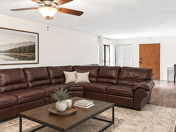4th image of 4944 Douglas Rd APT 204