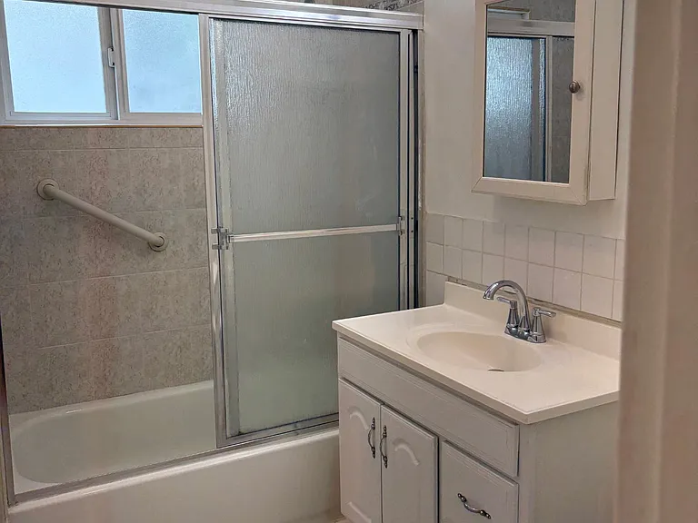 331 Cameron Pl #7 — Photo 8