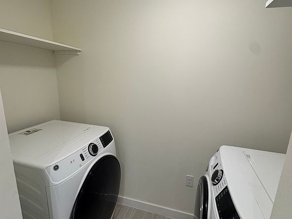 3rd image of 444 NE 39th St #124
