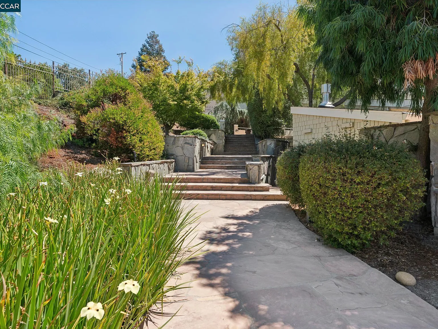 6 bed, 6000 sqft, $10,000 — Photo 3