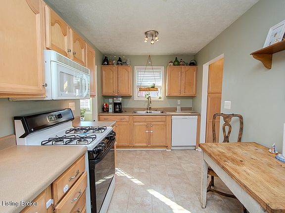5th image of 1115 Lone Oak Ave