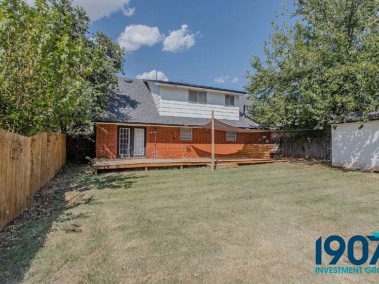 616 Redstone Ave — Photo 22