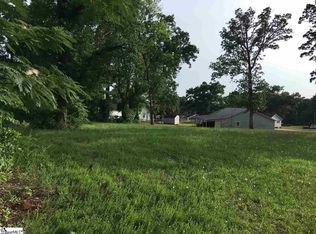 345 Tucapau Rd, Wellford, SC 29385