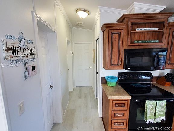 5th image of 324 Nettles Blvd #324