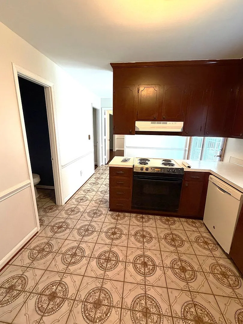 Home in Coventry Woods Community — Photo 4