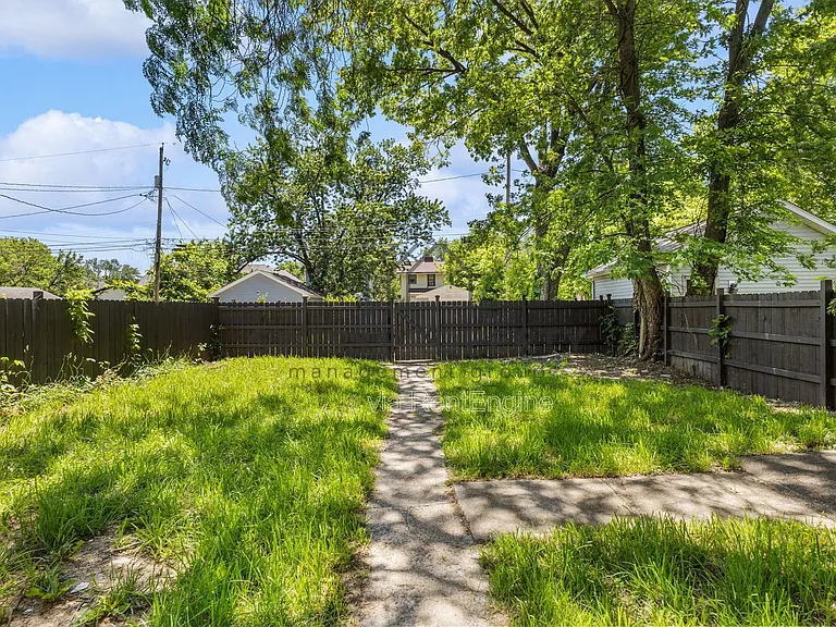 1339 Mooberry St — Photo 27
