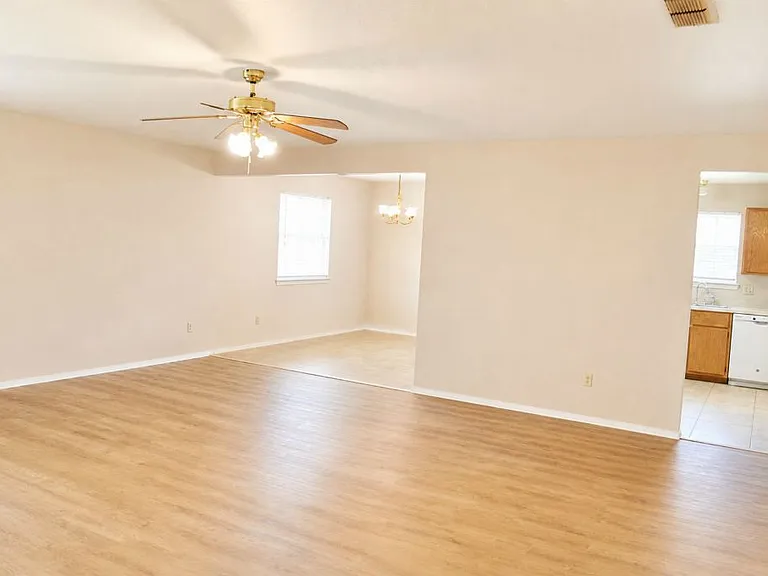 3006 Gus Dr — Photo 5