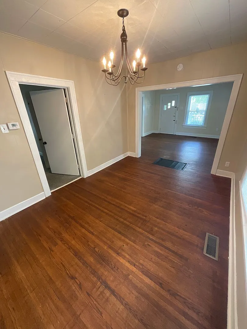 Available August 2027 3 Bedroom, 2 Bath House — Photo 4