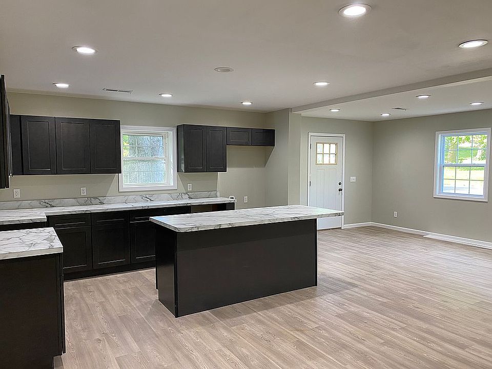 2nd image of 510 E Main St
