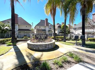 134 E Foothill Blvd, Monrovia, CA 91016