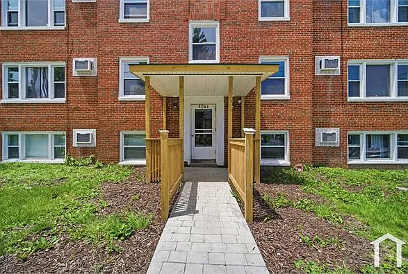 2 bed, 1000 sqft, $1,500 — Photo 3