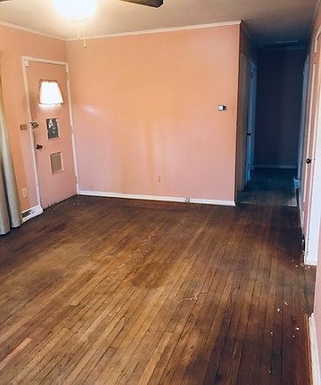 4th image of 1301 S Elmwood Ave