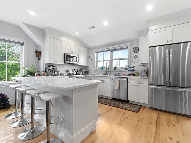 44 Evergreen St #3 — Photo 3