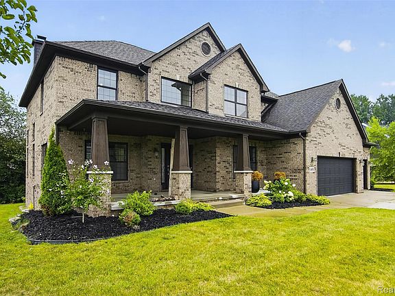 2nd image of 1465 Whispering Maples Dr S