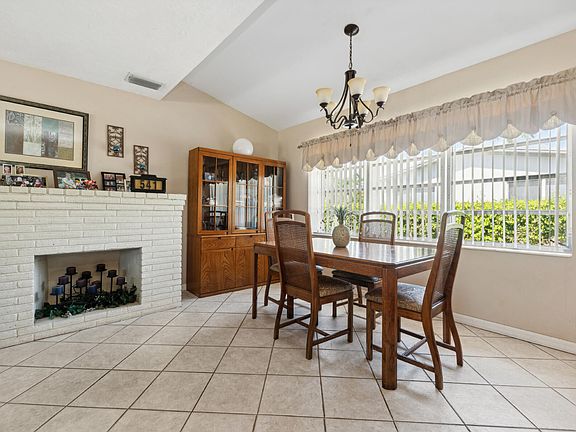 5th image of 541 SE 15th Avenue