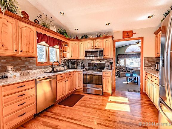 5th image of 3203 Juniper Dr