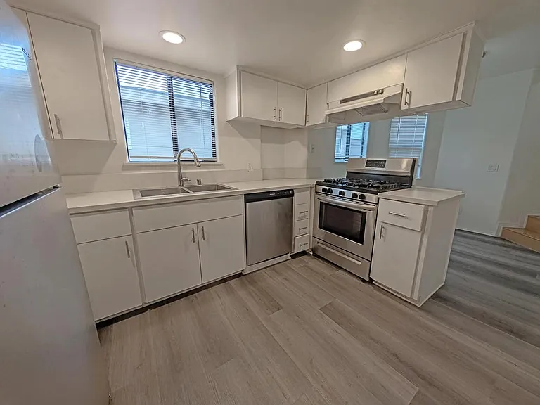 305 N Cedar St #204 — Photo 6