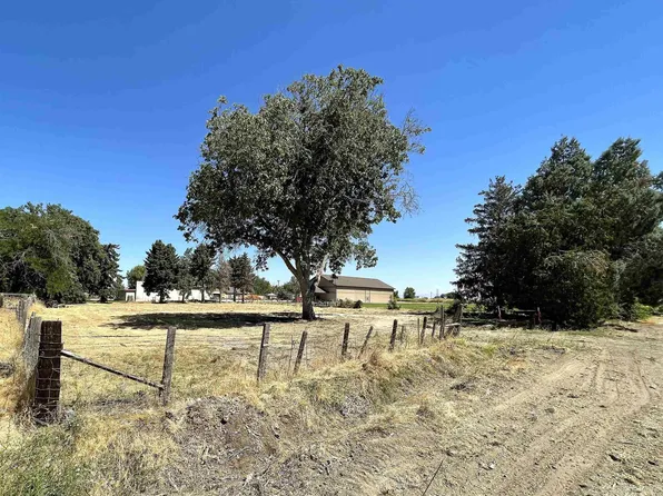 7342 3rd St, Nampa, ID 83686