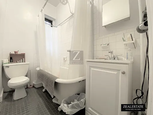 Rented by ZealEstate Group Inc | media 18