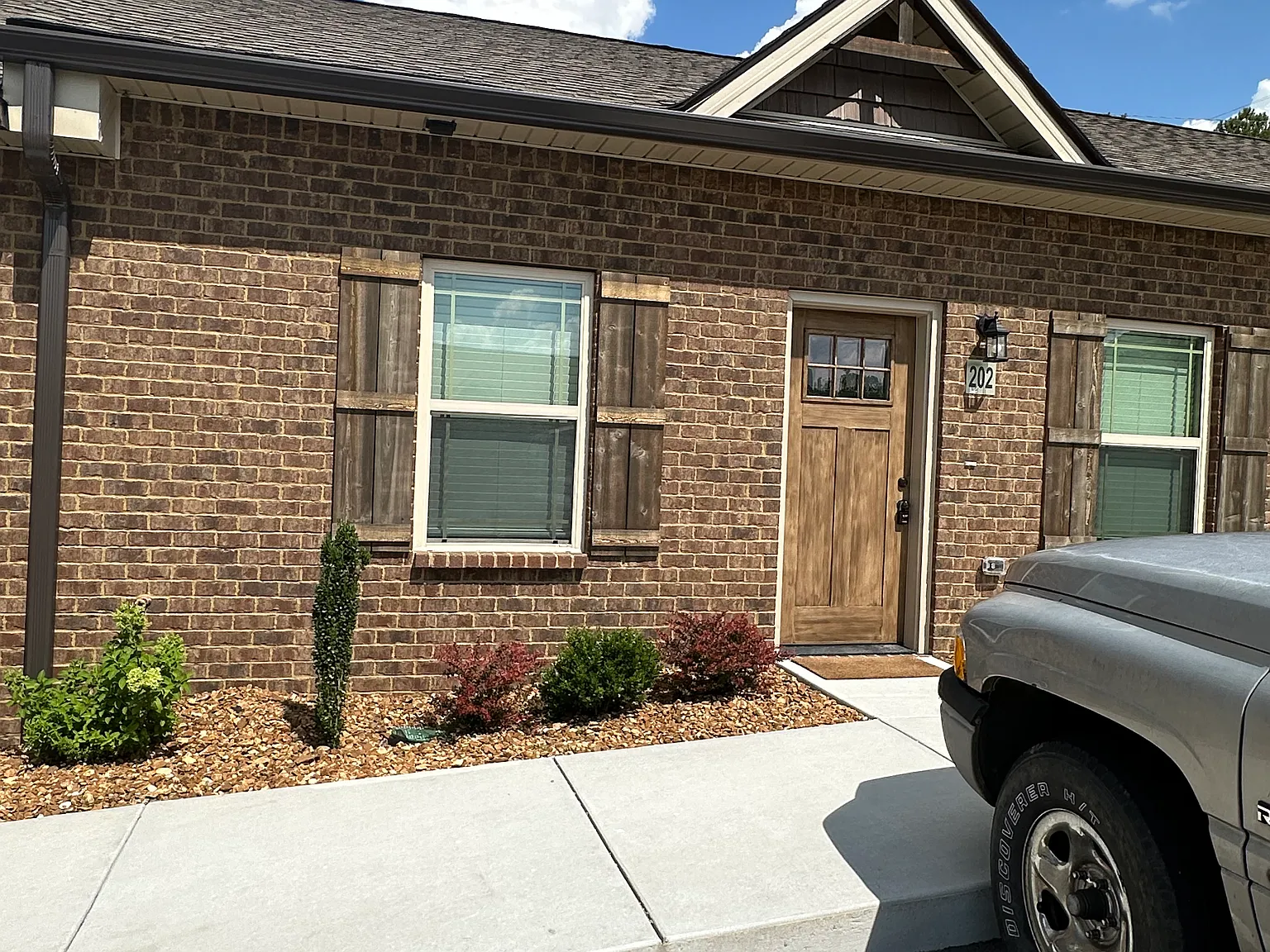 2 bed, 740 sqft, $1,400 — Photo 1