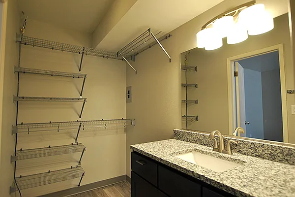 1040 E. Knapp St. — Photo 21