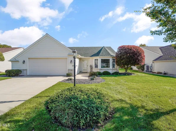 75 Lisa Ann Dr, Fremont, OH 43420