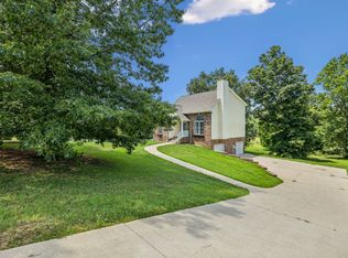 1330 Walker Cemetery Rd, Pleasant View, TN 37146
