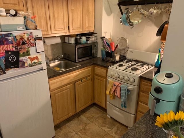 2nd image of 213 E 11th St APT 3c