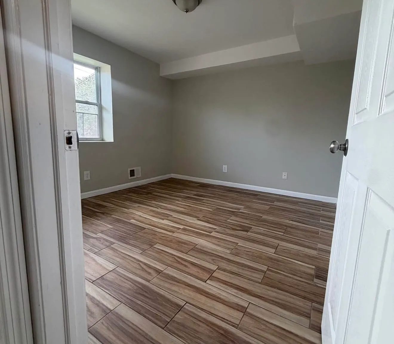 2 bed, $2,050 — Photo 4