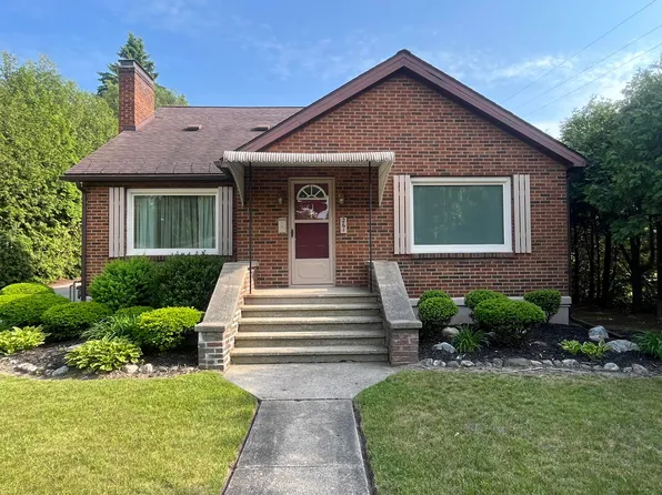 261 W Main St, Hart, MI 49420