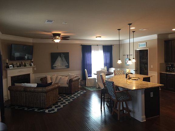 Sitting room in kitchen
